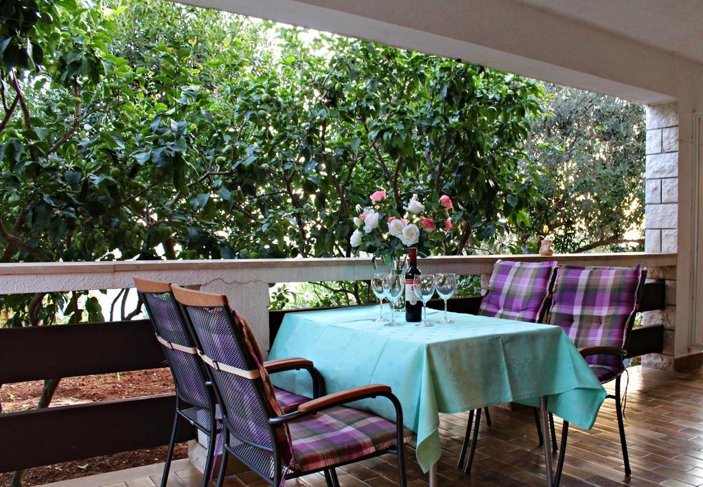 Apartments Doris Zavalatica Esterno foto